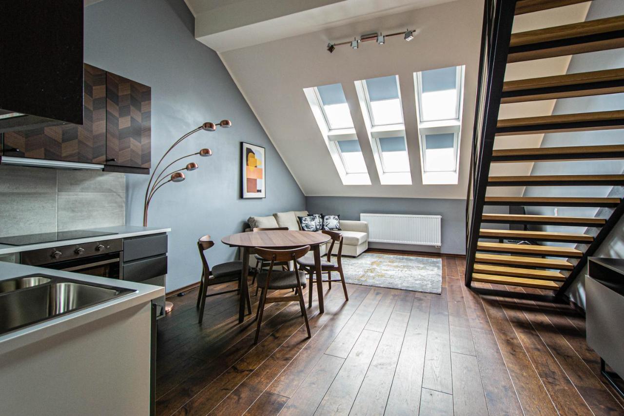 Quite Loft With Balcony And 3 Air Conditioners Prag Dış mekan fotoğraf