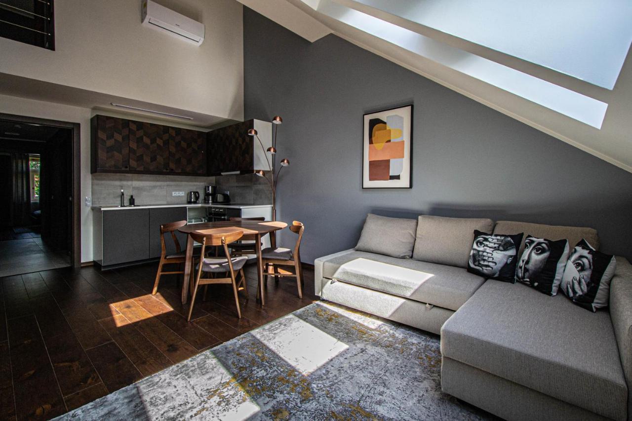 Quite Loft With Balcony And 3 Air Conditioners Prag Dış mekan fotoğraf