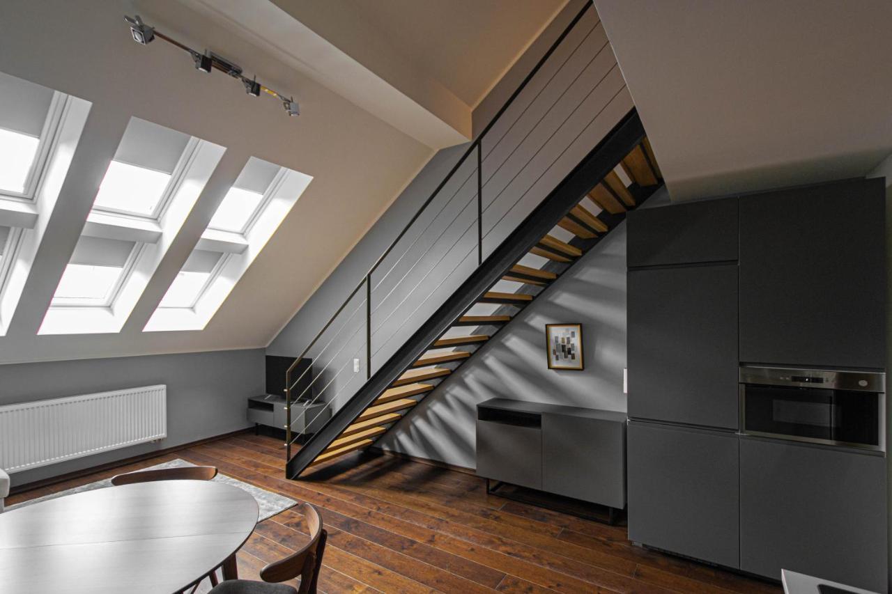 Quite Loft With Balcony And 3 Air Conditioners Prag Dış mekan fotoğraf